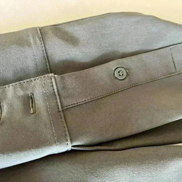 Modern Ambition - Esteem Relaxed Dress Shirt - Size Medium - Picture 6 of 12